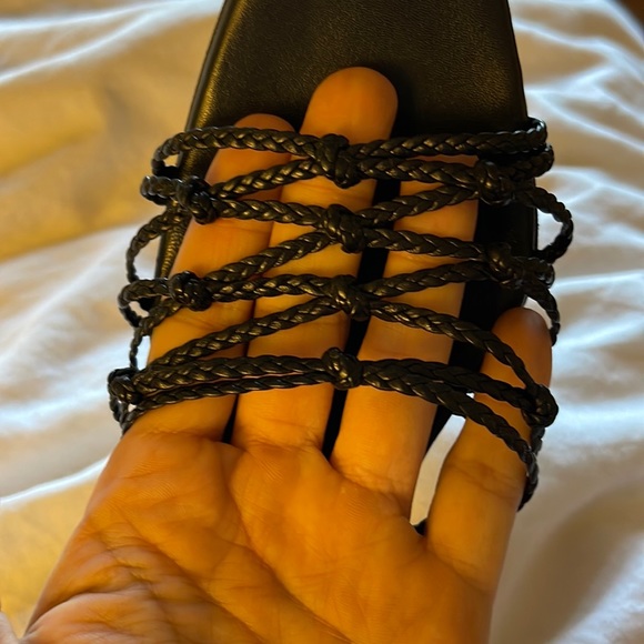 GUCCI ❤️💚 Braided leather&knots slip on sandals - Picture 2 of 4